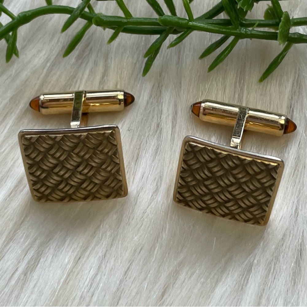 Vintage Krementz woven gold tone cufflink